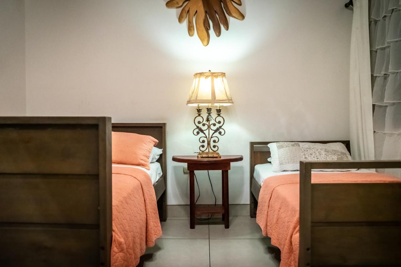 Hotel Zullymar Aptos Tamarindo Eksteriør billede
