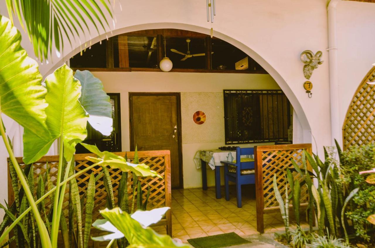 Hotel Zullymar Aptos Tamarindo Eksteriør billede