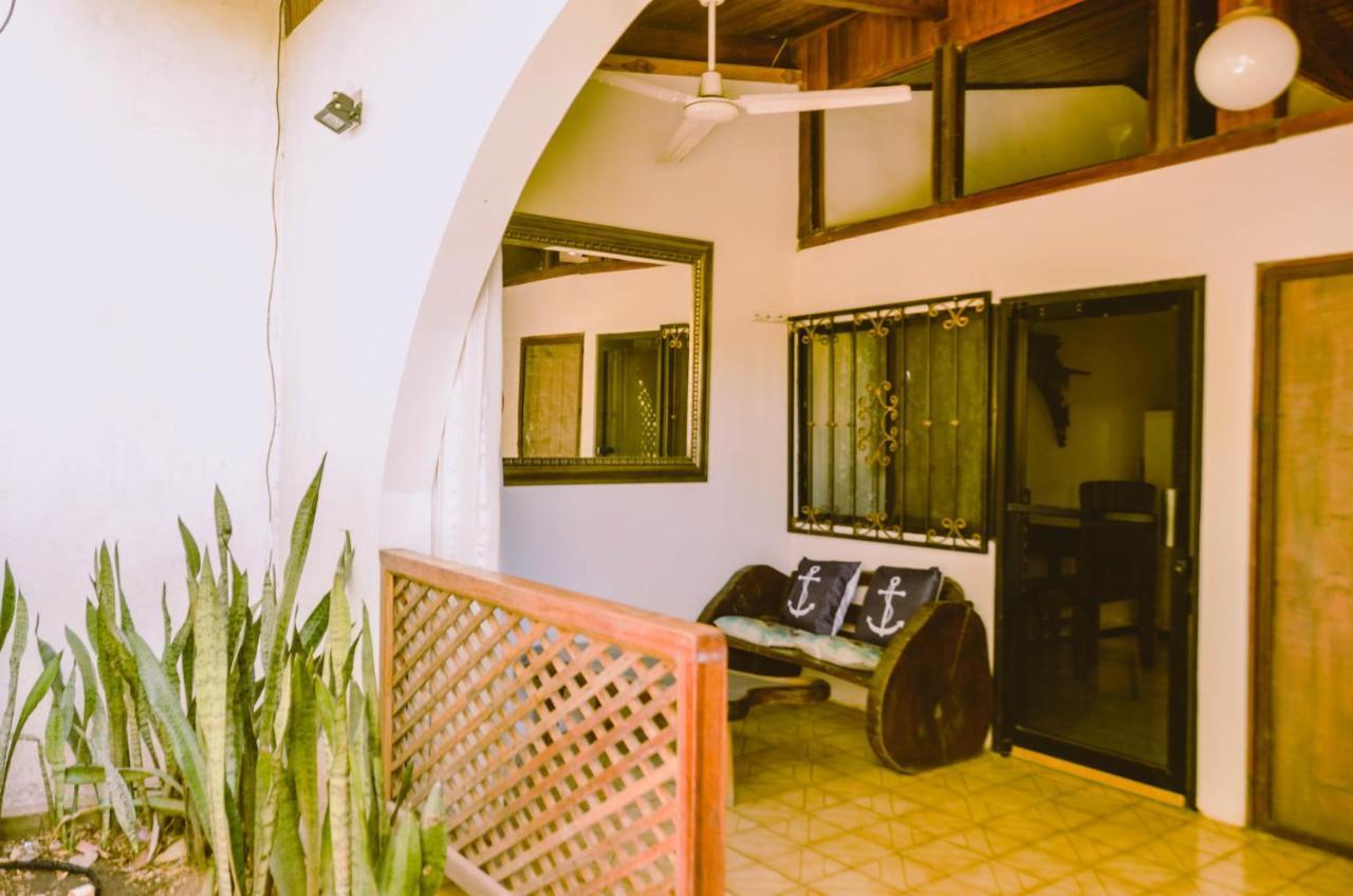 Hotel Zullymar Aptos Tamarindo Eksteriør billede